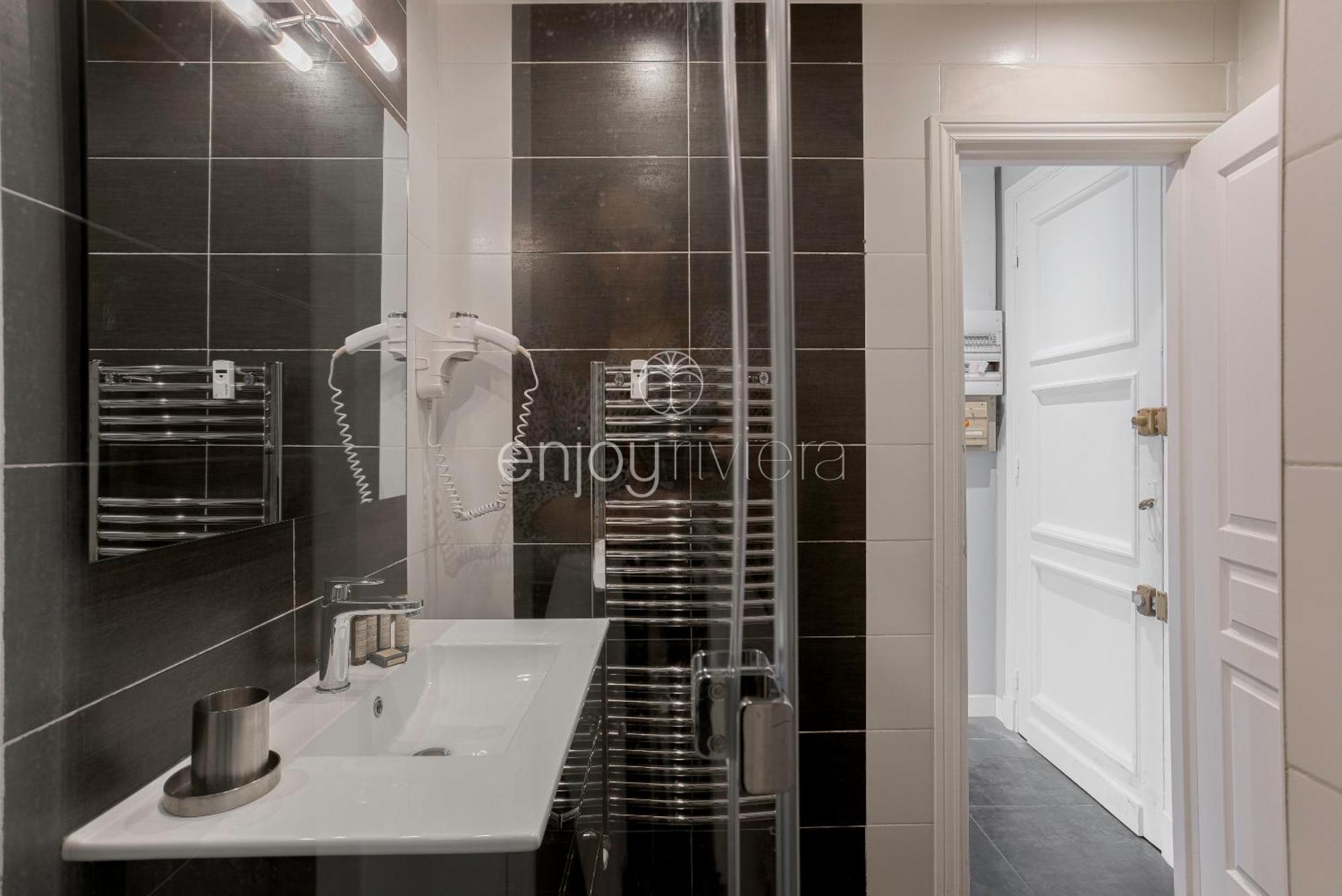 Palais Miramar - Suite & B31 - Croisette Emplacement Unique - 20M Plage - Wifi - Clim Cannes Eksteriør billede